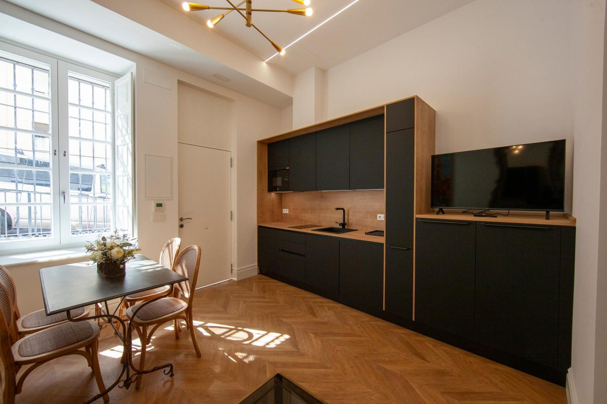 Pries Homes - Center Beach Malaga Bagian luar foto