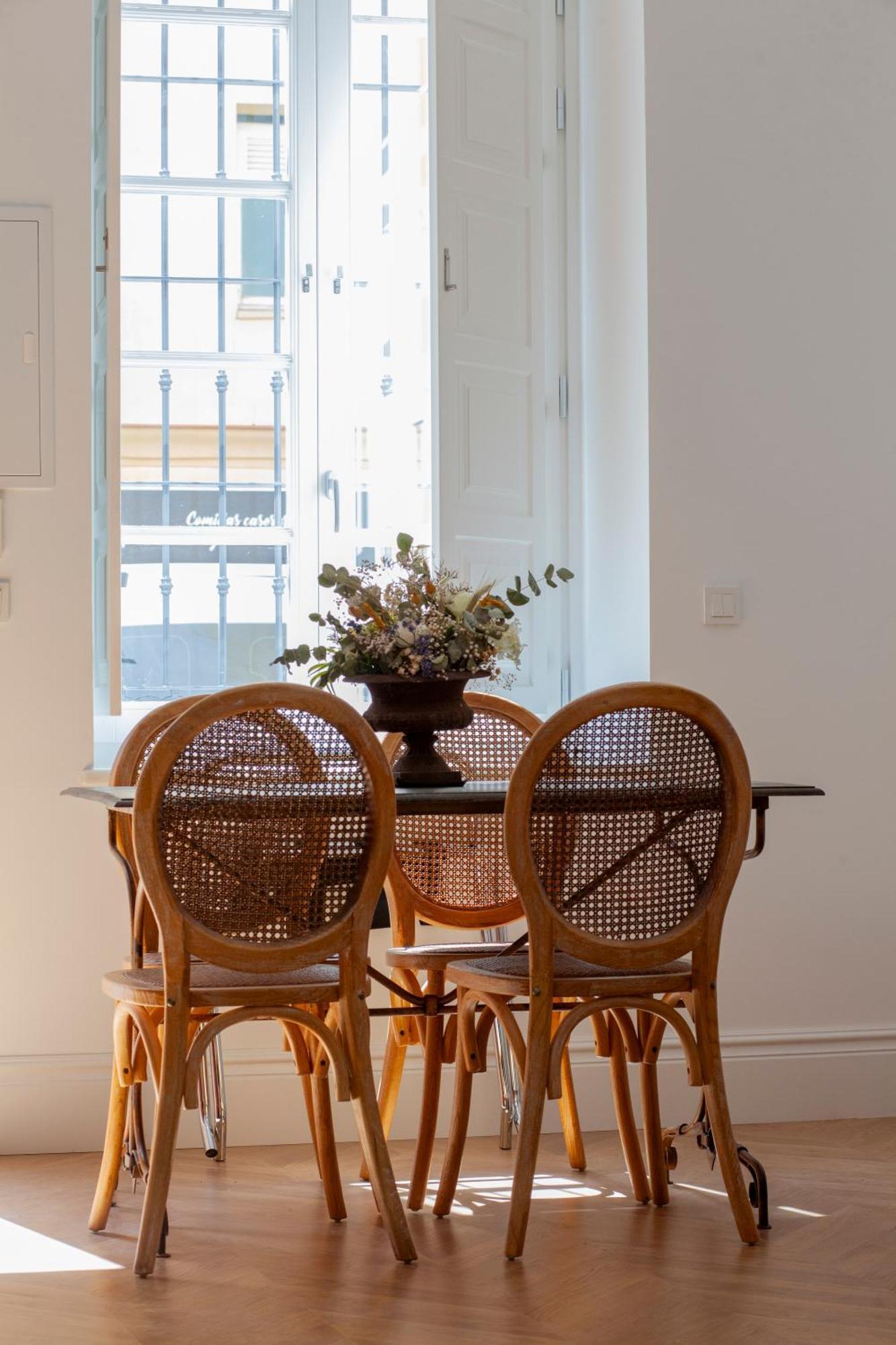Pries Homes - Center Beach Malaga Bagian luar foto