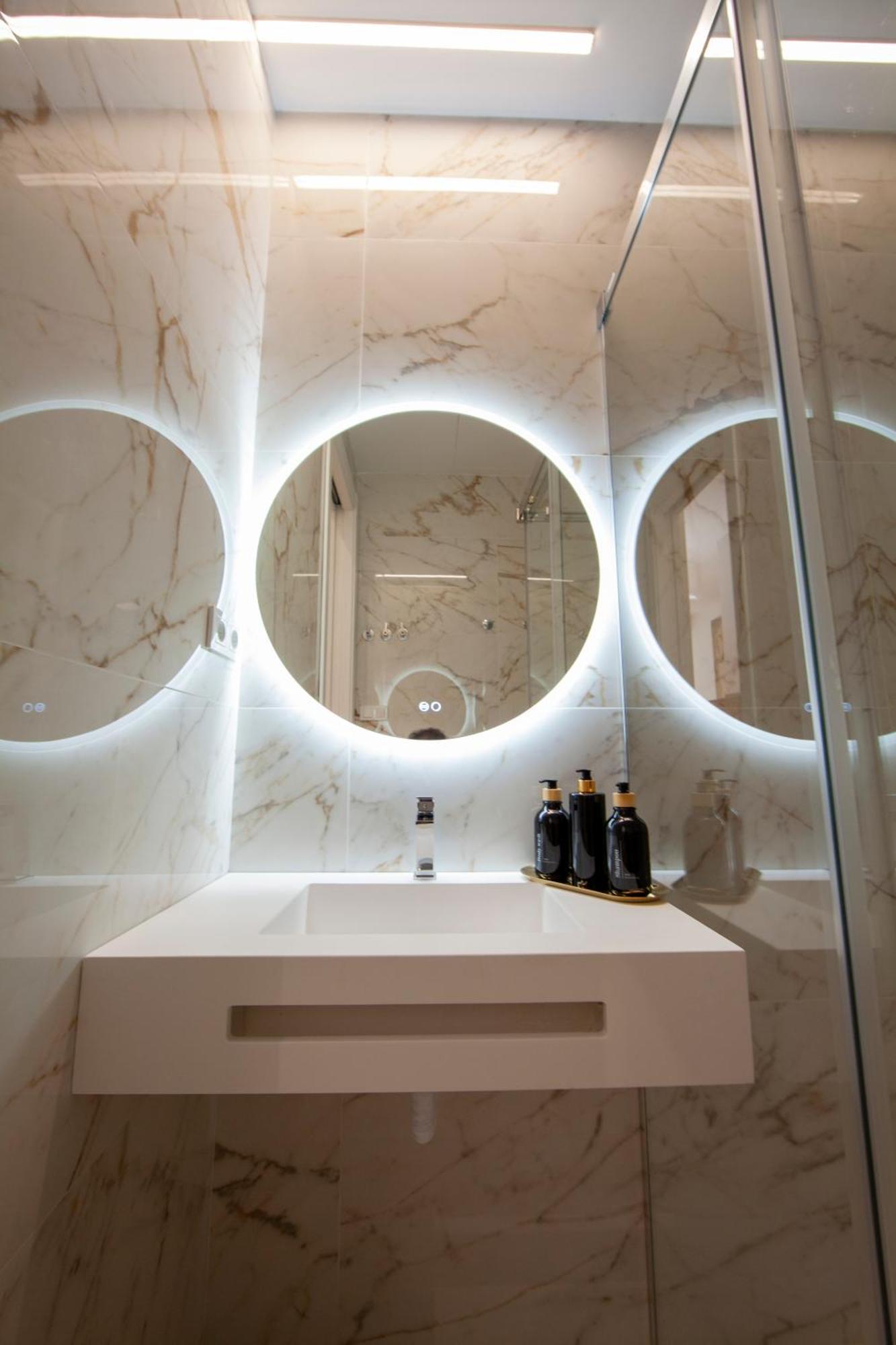 Pries Homes - Center Beach Malaga Bagian luar foto