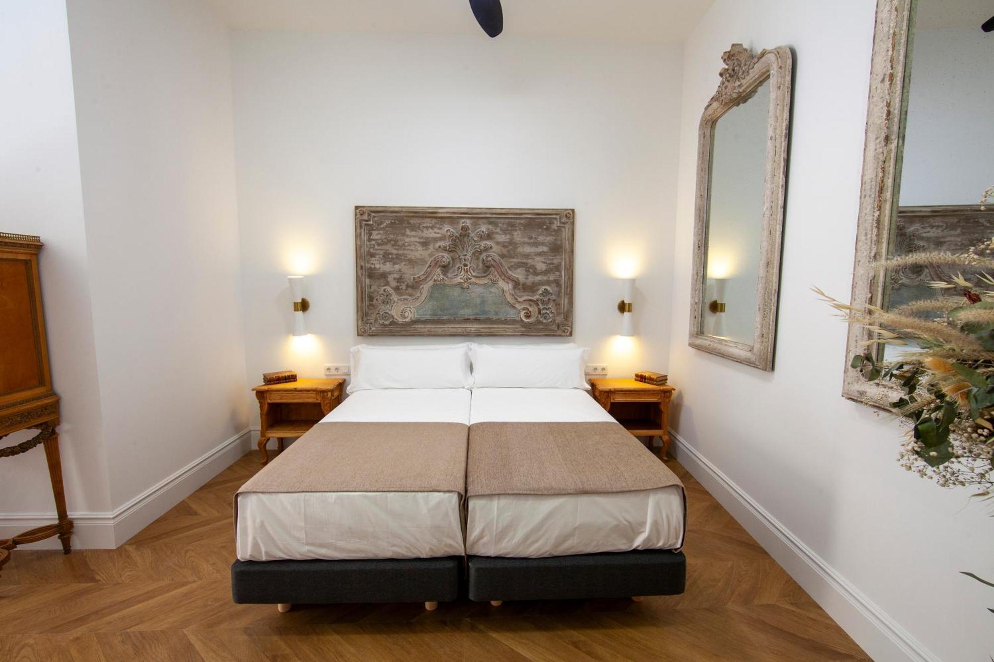 Pries Homes - Center Beach Malaga Bagian luar foto
