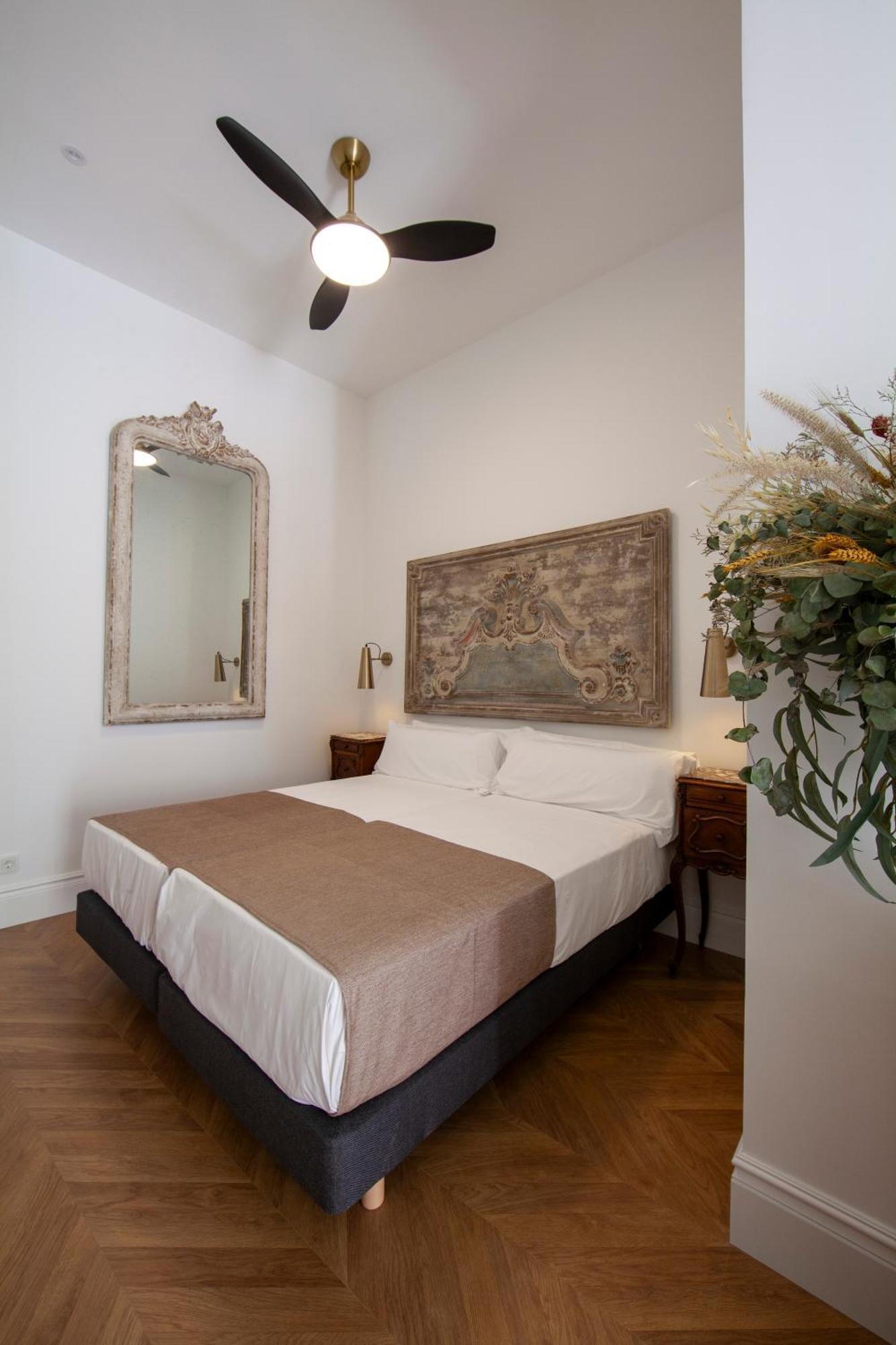 Pries Homes - Center Beach Malaga Bagian luar foto