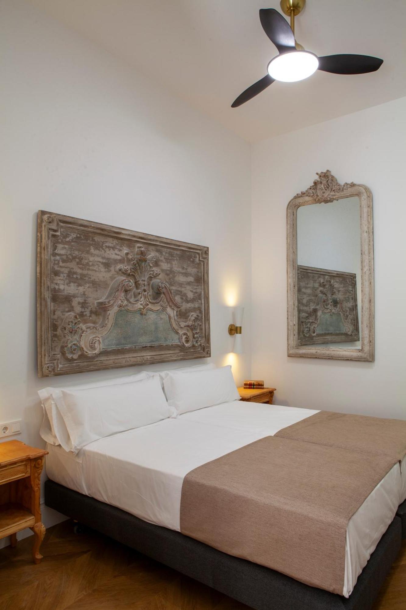 Pries Homes - Center Beach Malaga Bagian luar foto