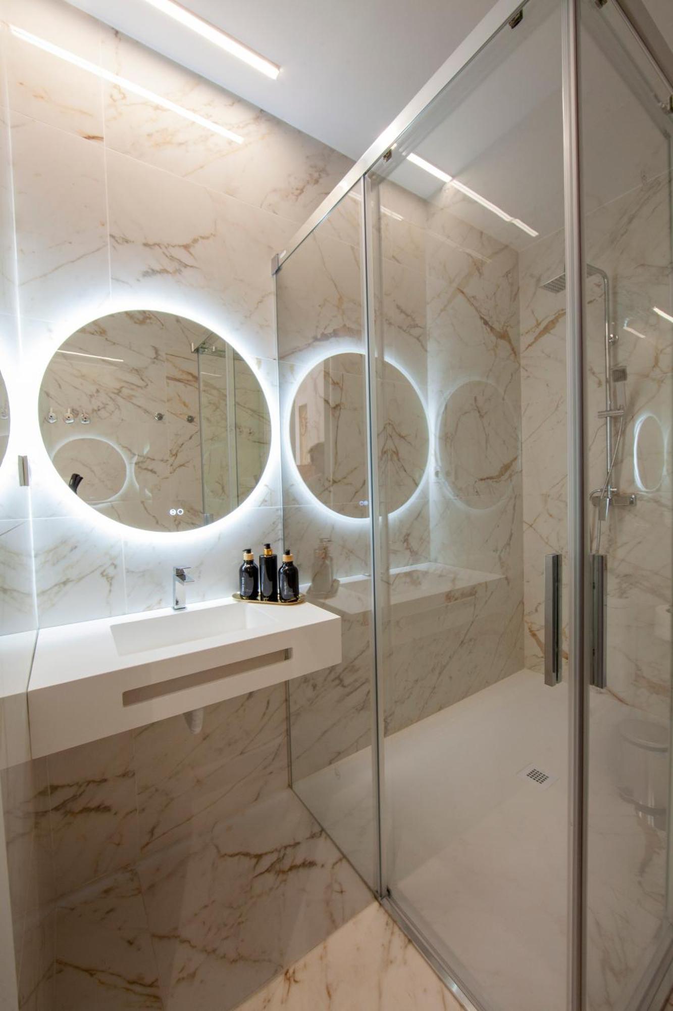 Pries Homes - Center Beach Malaga Bagian luar foto