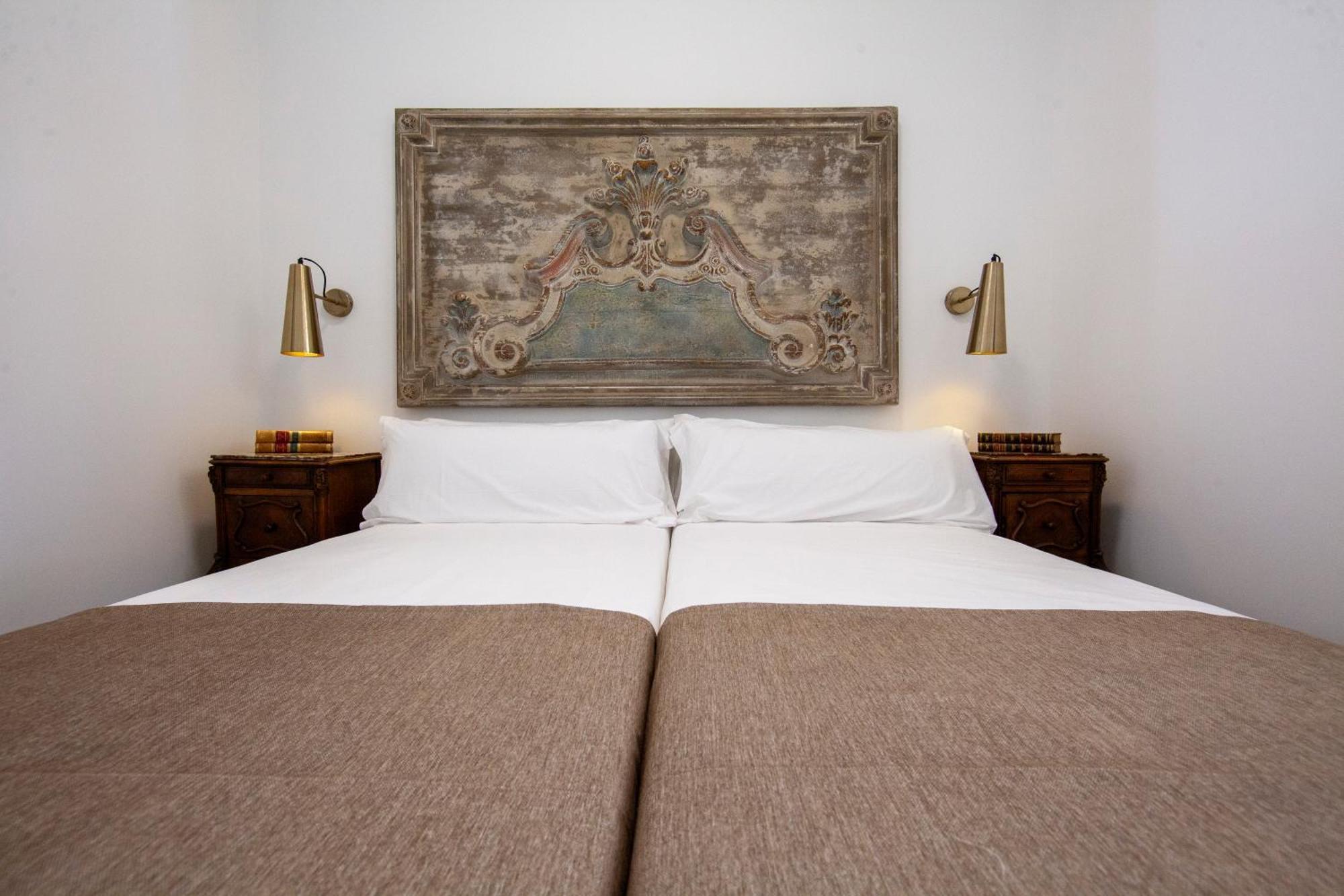 Pries Homes - Center Beach Malaga Bagian luar foto
