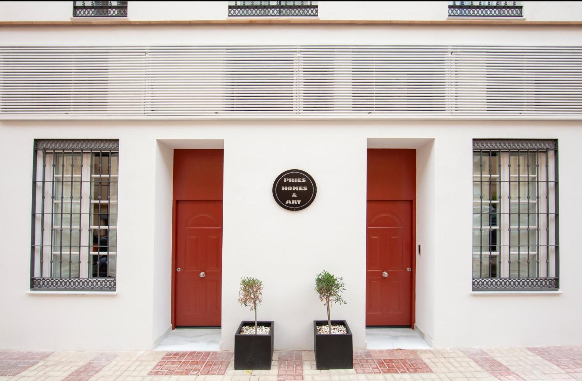 Pries Homes - Center Beach Malaga Bagian luar foto